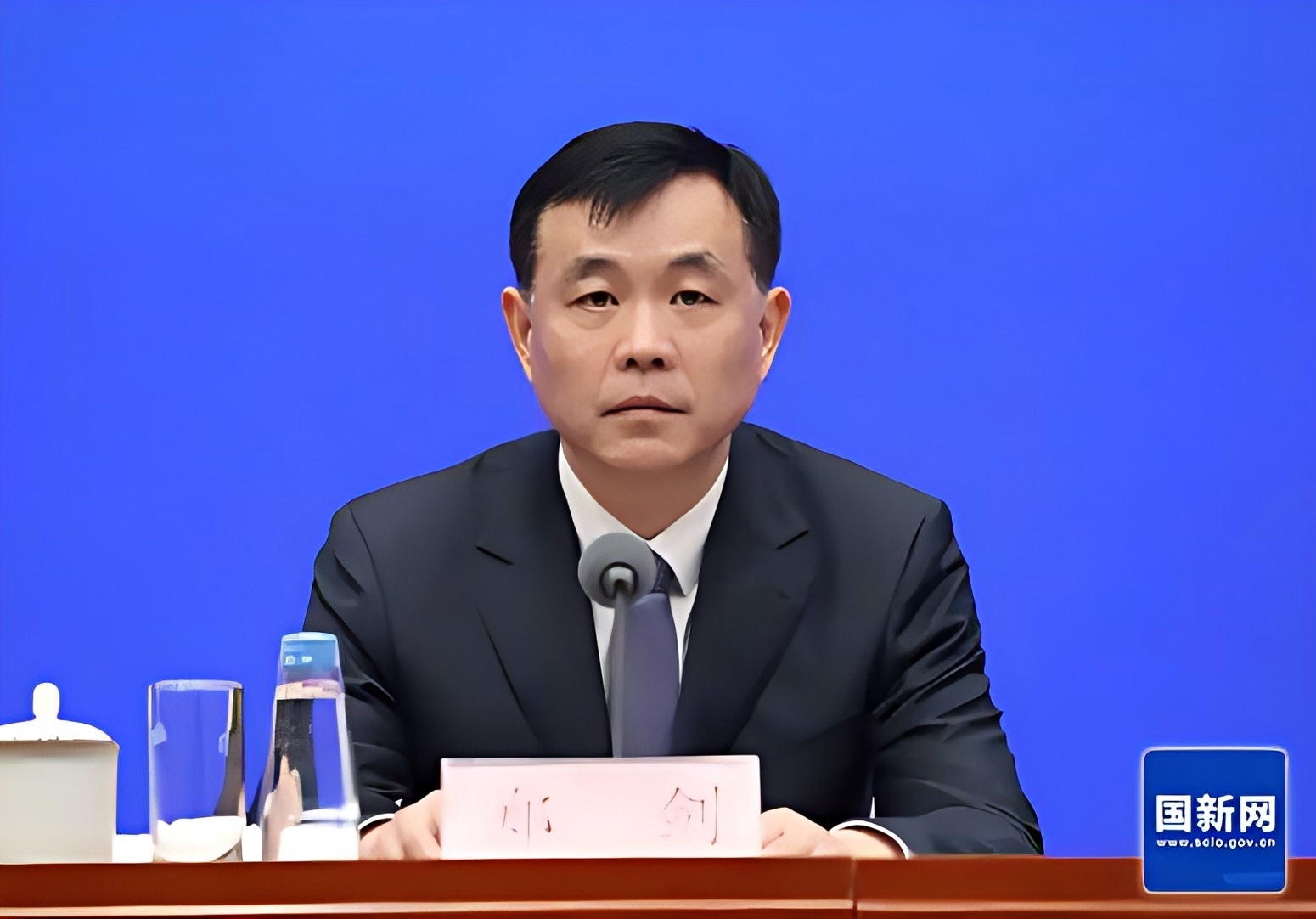 低空经济发展要以安全为前提 国家发改委低空经济发展司司长亮相国新办发布会